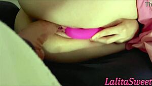 साली की चूत साइडवेज चोदी वो गिड़गिड़ाई रुकने को