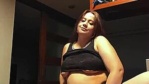 Nicole Passat Shows Her Meaty Pussy And Thick Body After Gaining Weight