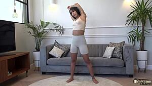 Help old guy, get pussy licked!