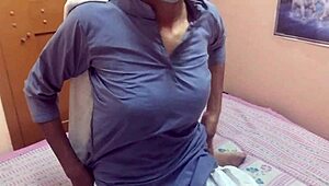 कॉलेज सौतेली बहन को अपना बेहतर लंड दिखाया