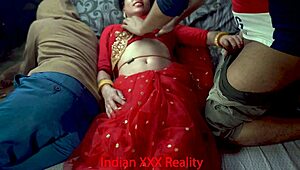 इंडियन सौतेली माँ की टाइट चूत से मैं उसकी गाँड पर कम करता हूँ