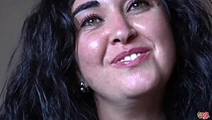 Toda Una Señora En La Calle ¡Una Guarra En La Cama!