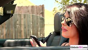 Lesbian celebrity dominates fans with facesitting and squirting