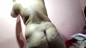 I, a new college girl, share a viral video with my best friend