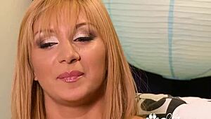 milf lea lexis shows just how flexible she is, wow