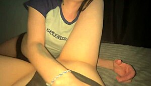 Sloppy kisses between lesbians lead to wet pussy feasting.