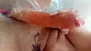 Latina babe Lili on webcam