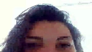 Latina babe Lili on webcam