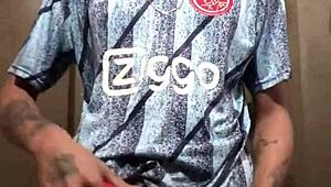 Like this big-dicked rogue showing off for cam?