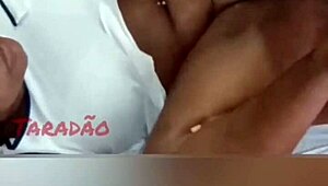 He LICKS the JUICY PUSSY of the BLACK BBW woman deliciously during homemade massage