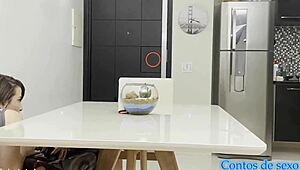 enquanto ela cozinhava no cu da cunhada eu socava completo no sheer