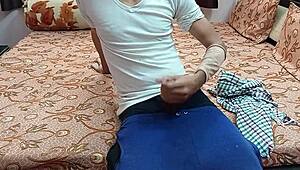 अंकल का ह्यूज ब्लैक कॉक मेरी टाइट चट में स्लैम्ड, खोल रहा है 😈🔥