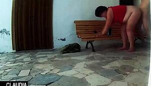 Castigando A La Gorda Con Un Pollazo