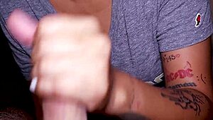 Frida Gives A Very Sensual Kiss, She Really Knows How To Please