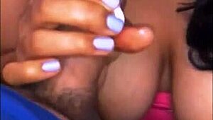 La Madre De Su Amiga Era Una Mujer Voluptuosa Que Siempre Vest�a Ropa Ajustada Y Provocativa Lo Que Lo Pon�a Muy Nervioso