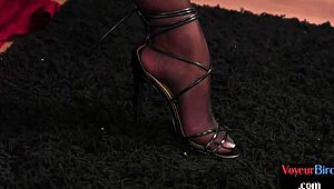 i watch dis voyeur cfnm milf seduce me while i wank on her stockings n heels