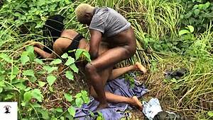 quick roadside fuck with a hot babe 😏