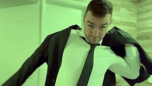 how i, as a tall brunette bodybuilder, finga myself backstage for porn shootin