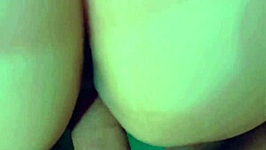 Brunette gamer gives pussy to boyfriend online