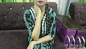 मेरी स्तेपसिस्टर अपना पहला लंड चूसना और लिक करना एन्जॉय करती है