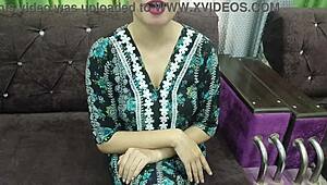 मेरी स्तेपसिस्टर अपना पहला लंड चूसना और लिक करना एन्जॉय करती है