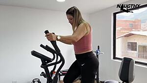 he masturbates in the gym when he talks to his lover 😈