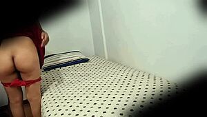 Hermanastra perfecta en minifalda camara escondida