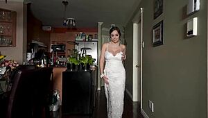 do you wanna be inside this married bride dancing in her dress?