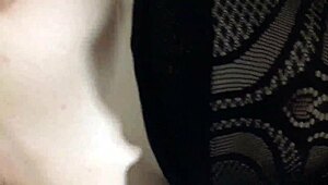 Anila Rahma looks amazing in this arab clip 😊