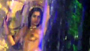 भारतीय लेडी ने पावरफुल तांत्रिक चुदाई रिचुअल ट्राई किया