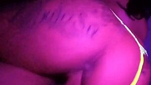 No escurinho � mais gostosa fodendo uma gostosa