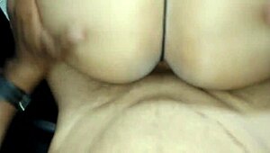 Me Follo El Coño De La Mujer De Mi Amigo Cuando El Sale De Su Casa