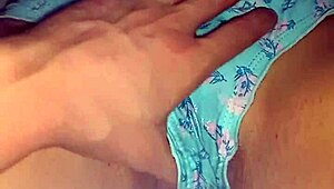 Fiz a novinha gozar no meu pau até ela não aguentar mais - mrcouple