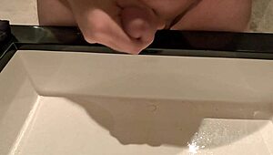 Chubbykaot pees and cums at gym