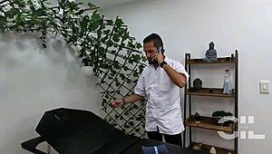 ¡Mira Cómo El Masajista Me Da Un Final Feliz Con Su Gran Verga! Parte 1 - Salome Gil