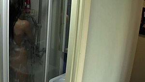 homemade nude girlfriend bathing