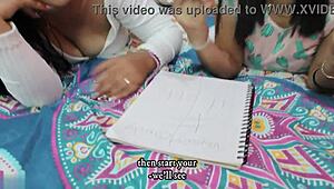 Lesbianas resbalando sus coños húmedos