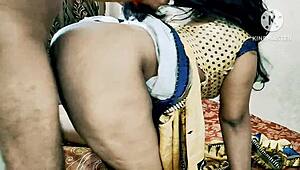 इंडियन देसी मेड को डॉगी में चोदा बड़े चूचे उछलते चूत चुदाई