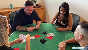 Jogo de cartas vira troca de casal foda quente com amigos - hd