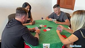 Jogo de cartas vira troca de casal foda quente com amigos - hd