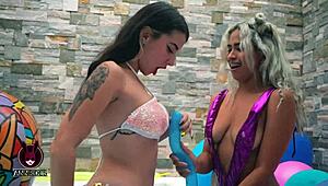 Emotional play with my friend's pussy in the jacuzzi