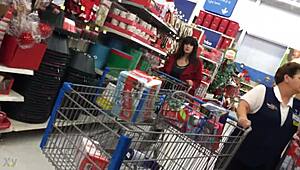 1 Candid Mom Shopping