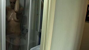 homemade nude girlfriend bathing