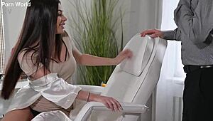 Horny hottie martina smeraldi takes double penetration slamming at the hairdressers