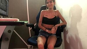 No Me Importa Que Se Corra En Mi Boca Una Boca Llena De Semen