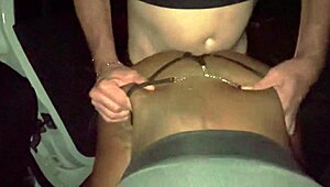 Fila no estacionamento pra comer a mulher do corno