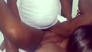 Minha preta SENTANDO gostoso no pau