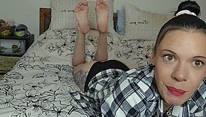 what's my fetish for solo feet and pussy play