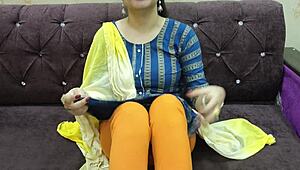 सौतेला भाई सौतेली बहन को चुदाई का पाठ पढ़ाता है