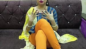 सौतेला भाई सौतेली बहन को चुदाई का पाठ पढ़ाता है